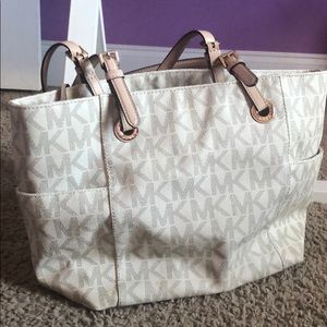 Michael Korda MK purse